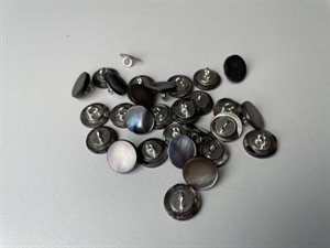 Perlemor knap - flot mørk, 11 mm